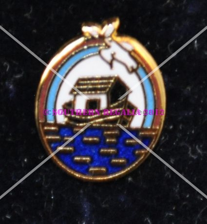 Royal Ark Mariner Gold Plated & Enamel Lapel Pin - Click Image to Close